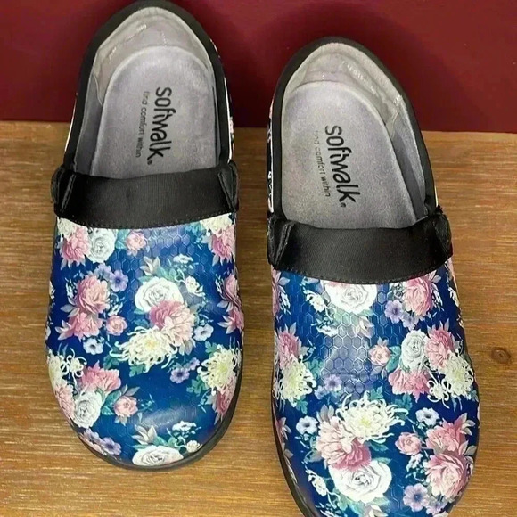 Softwalk Floral Clog - Picture 4 of 12